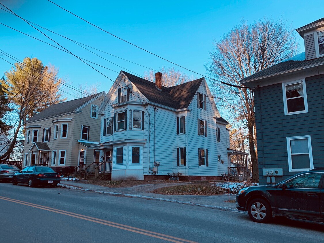 49 Gamage Ave Unit 2nd floor, Auburn, ME 04210 Apartments in Auburn