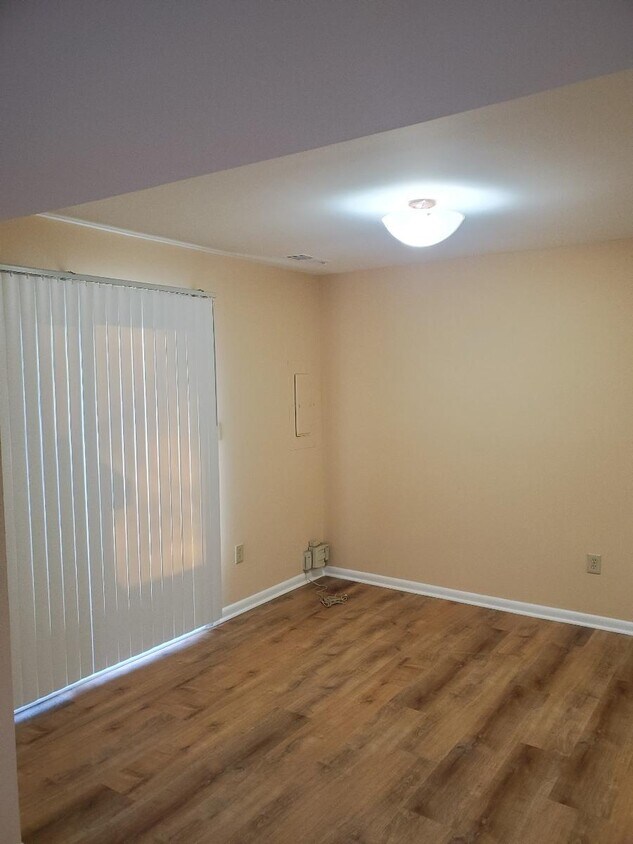 Primary Photo - 47 Cable Hollow Way