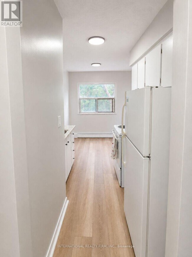 Photo du bâtiment - 103 Emerald St S