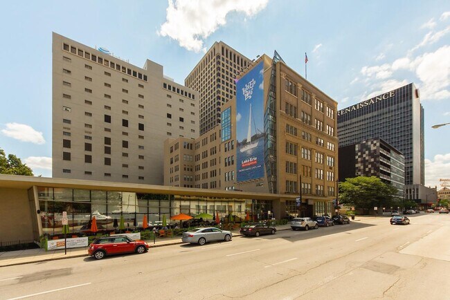 110 N. Tercera - 110 N 3rd St