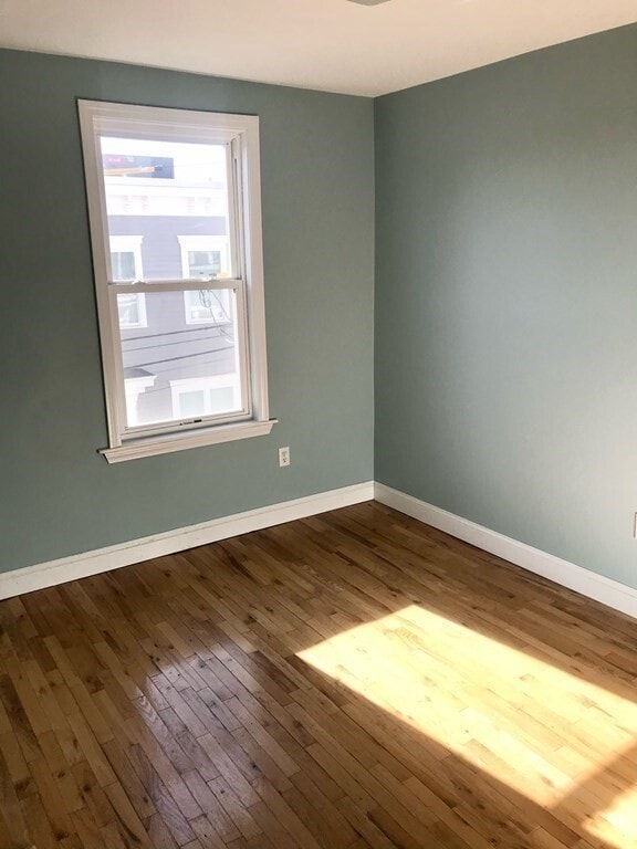 Building Photo - 4 Colebrook St