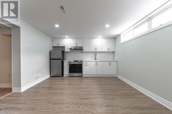 Photo du bâtiment - 17 Alanadale Ave