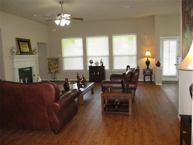 Building Photo - 13203 Barons Cove Ln