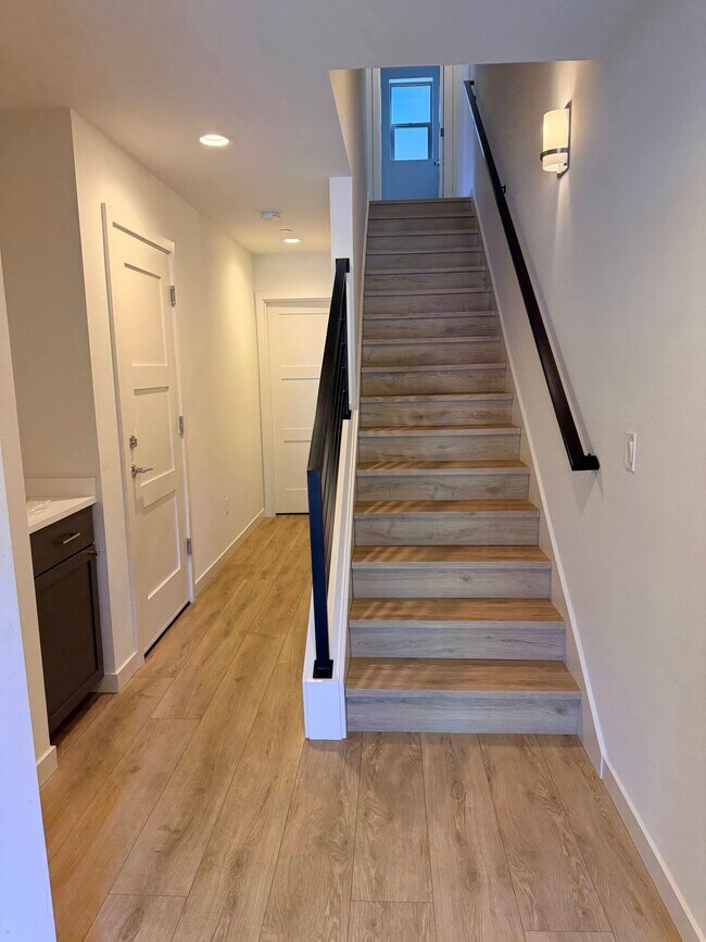 Foto del edificio - 18526 Densmore Ave N