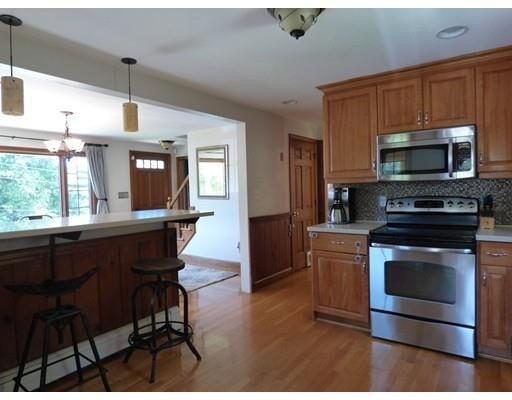 Building Photo - 102 Oak Ridge Dr
