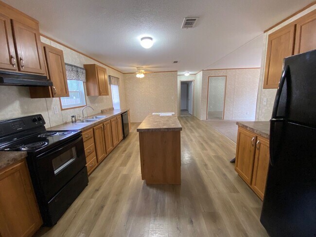 Foto del edificio - Newer 3 bedroom, 2 bath manufactured home ...