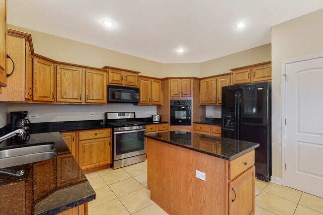 Building Photo - 201 Slalom Ct