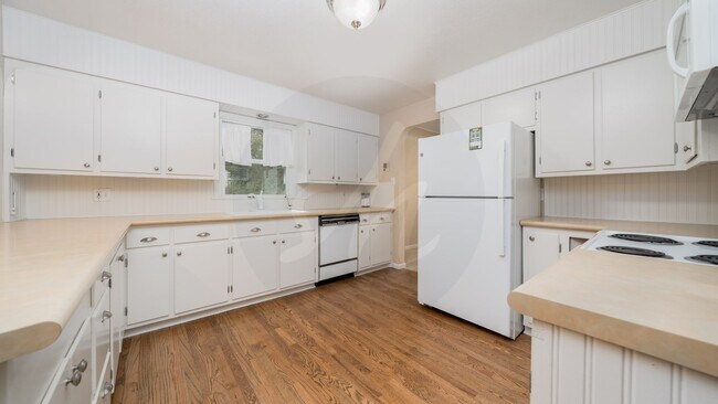 Foto del edificio - Charming Rancher in Cheyenne Mountain