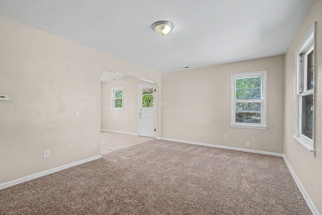 Building Photo - 1121 Cooper Ave