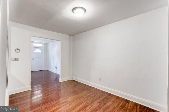 Building Photo - 505 Albemarle St