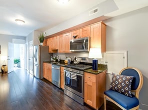 Building Photo - 1343 Bryant St NE