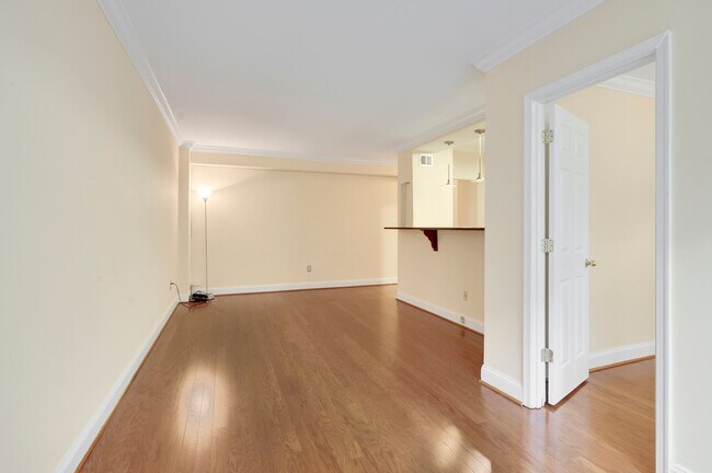 Foto del edificio - 4301 Massachusetts Ave NW