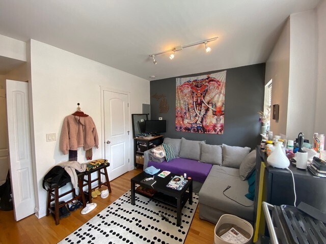 Foto del edificio - 1122 W Wellington Ave