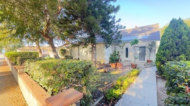 Building Photo - 325 N Glendora Ave