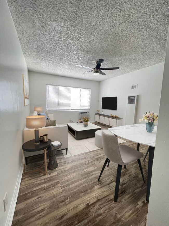 Interior Photo - Eden Roc Apartments