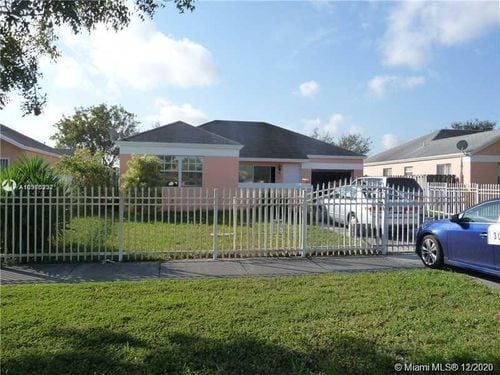 Foto principal - 3090 NW 203rd Terrace