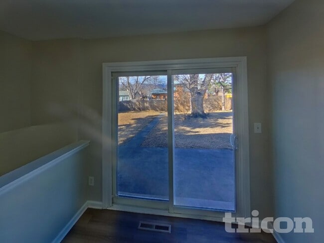 Building Photo - 1228 N Chelton Rd