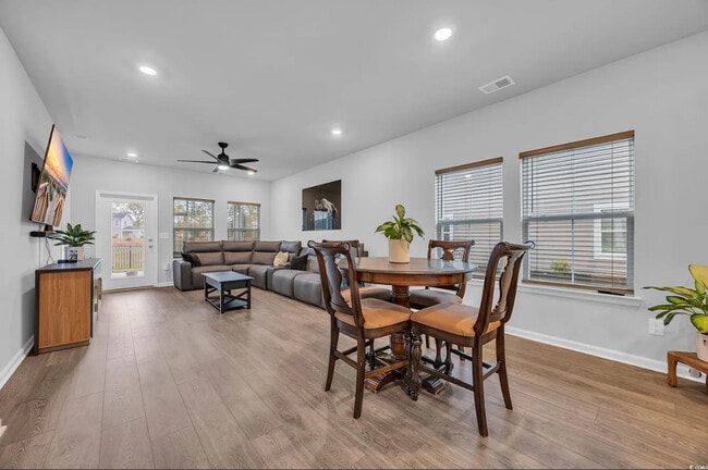 Building Photo - 4105 Da Vinci Dr