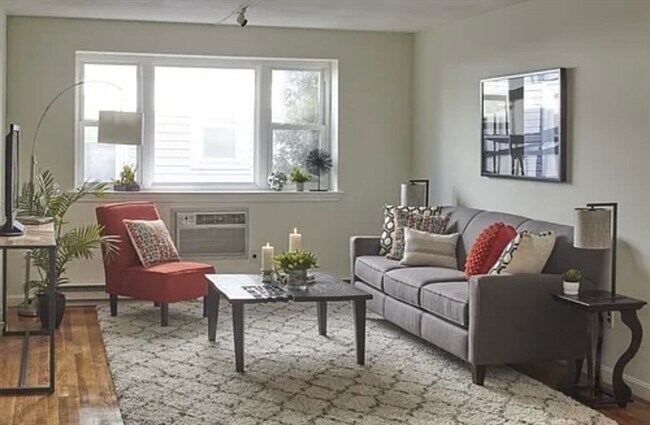 Foto del edificio - 104 Trowbridge St