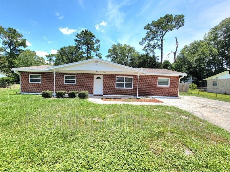 8341 Barracuda Rd, Jacksonville, FL 32244 House for Rent in