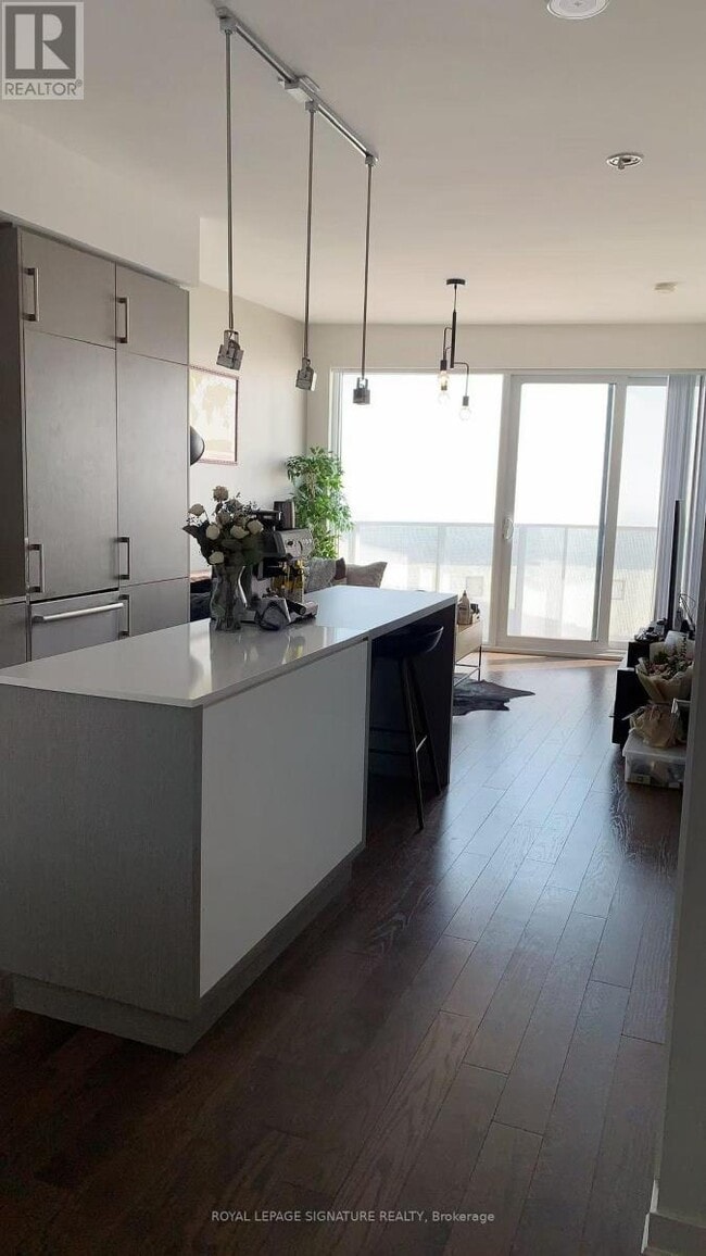 Photo du bâtiment - 100 Harbour St