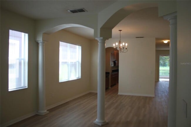 Foto del edificio - 4542 Blue Major Dr