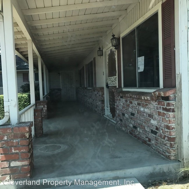 Building Photo - 3 br, 2 bath House - 900 East Rose Ave.