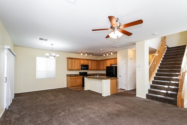 Building Photo - 9841 N Fast Elk St