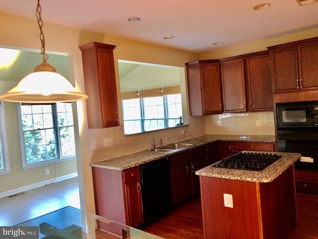 Building Photo - 20084 Boxwood Pl