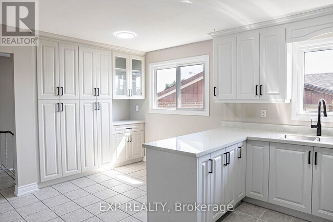 Building Photo - 131 Manitou Crescent