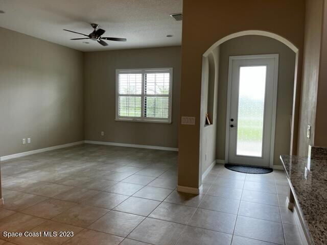 Building Photo - 8890 Napolo Dr