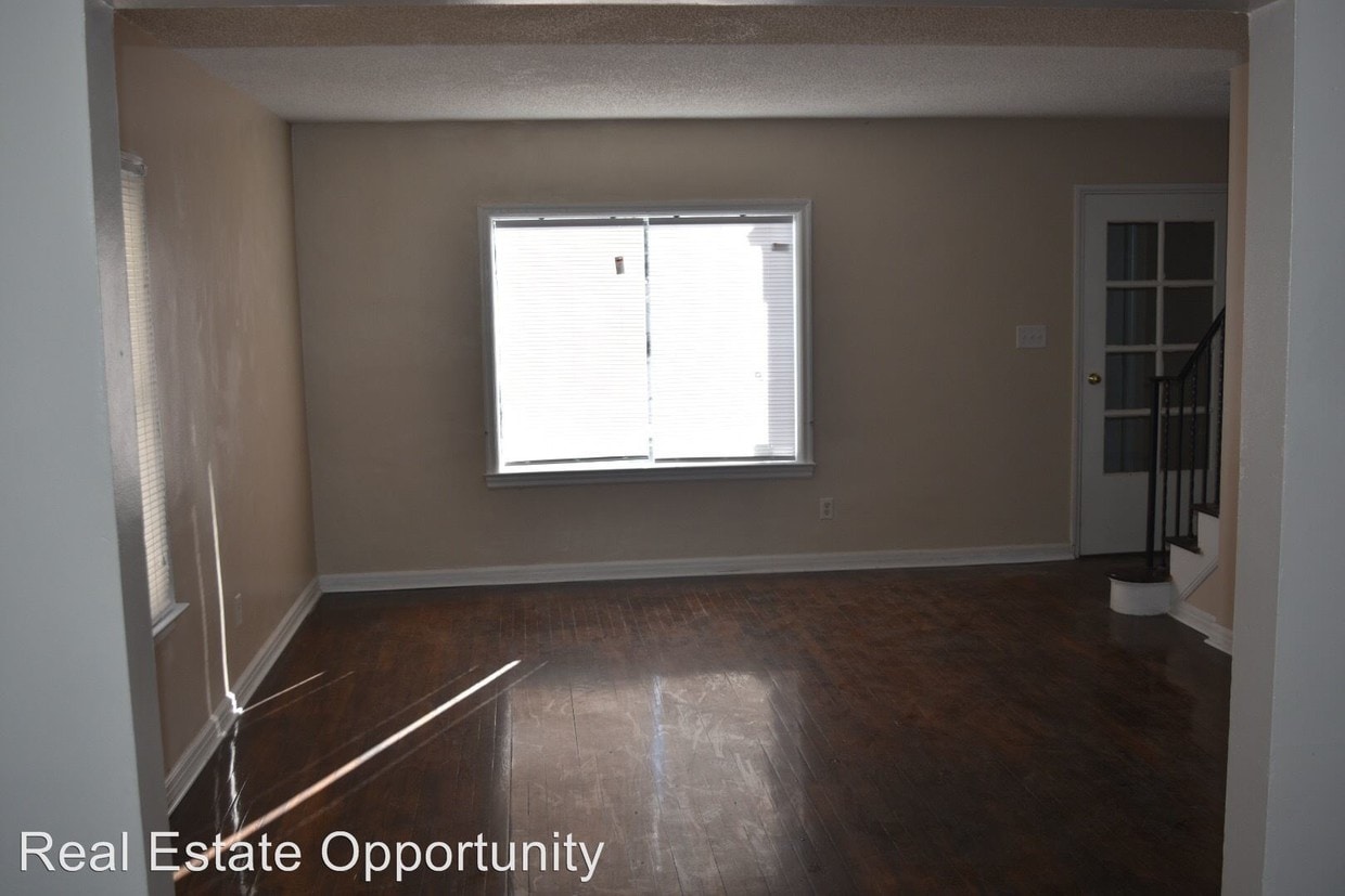 Primary Photo - 2864 Ruhl Ave