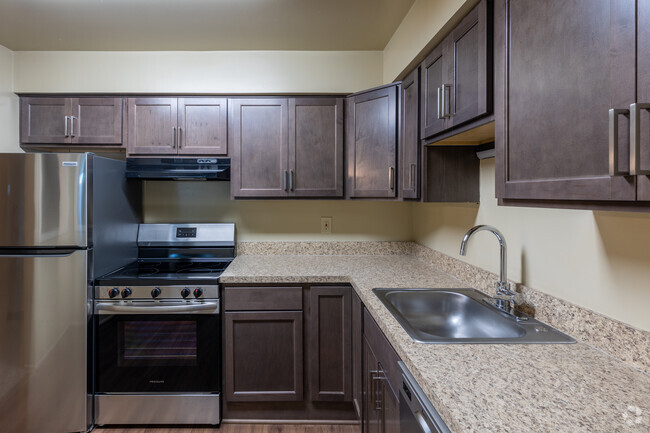 1BR, 1BA - 800SF - Kitchen - Riverland Woods Apartments