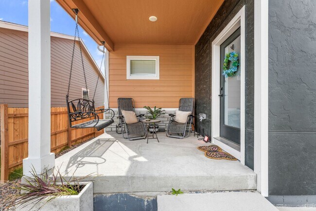 Foto del edificio - Modern 3 Bed/2.5 Bath home