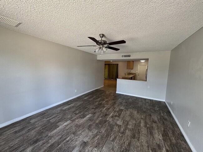 Foto del edificio - 4329 W Garden Dr