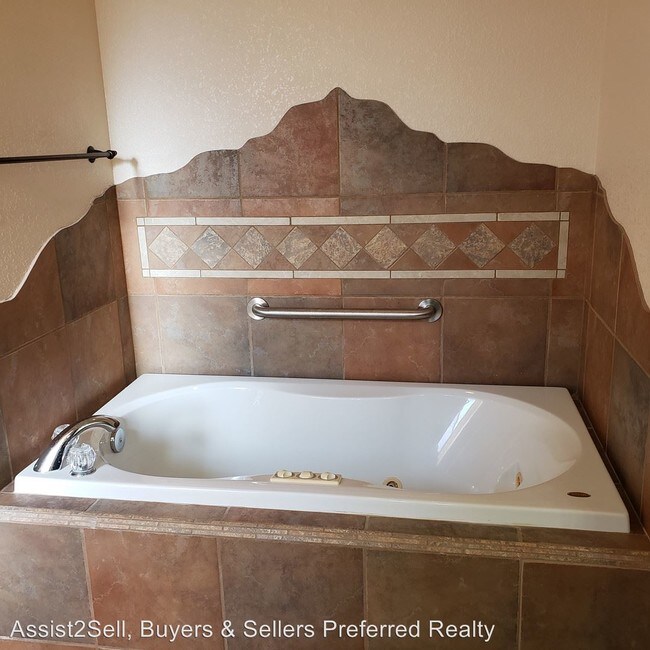 Foto del edificio - 3 br, 2 bath House - 218 Ascot Parade