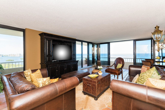 Building Photo - 5510 N Ocean Drive 25c