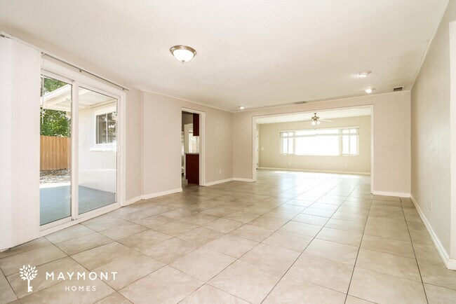 Foto del edificio - 1976 Drew Plaza