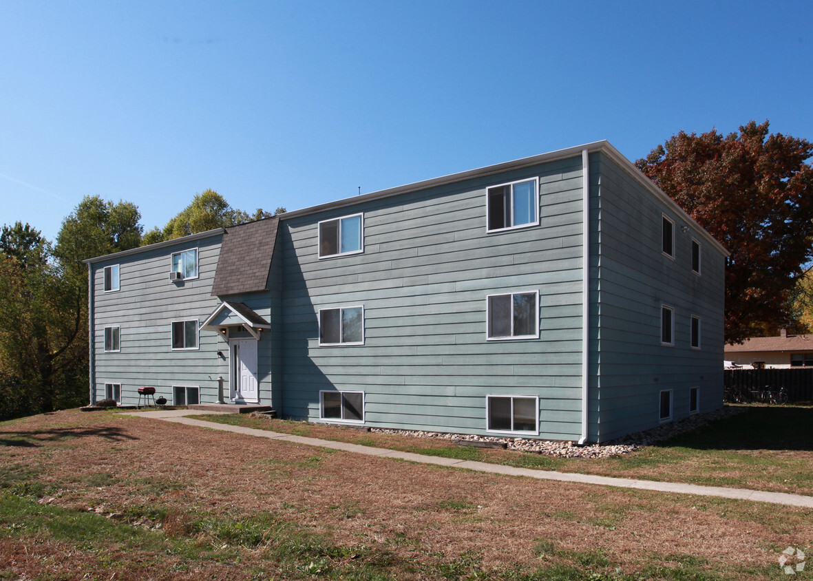 Primary Photo - South Wasson Apartments