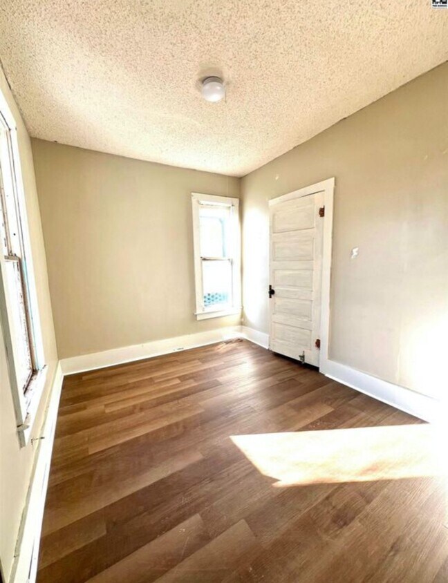 Foto del edificio - 709 E Ave B