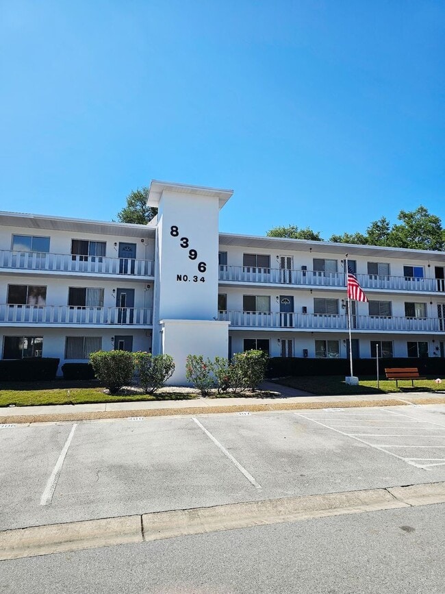 2-bedroom 2-bathroom Top Corner Unit Condo - 2-bedroom 2-bathroom Top Corner Unit Condo