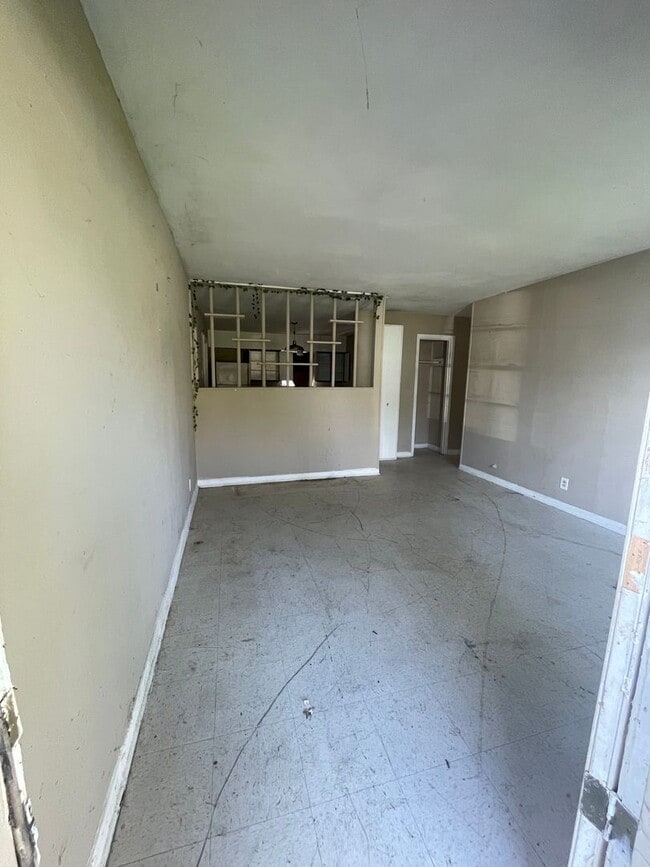Building Photo - 1110 Arnold Dr