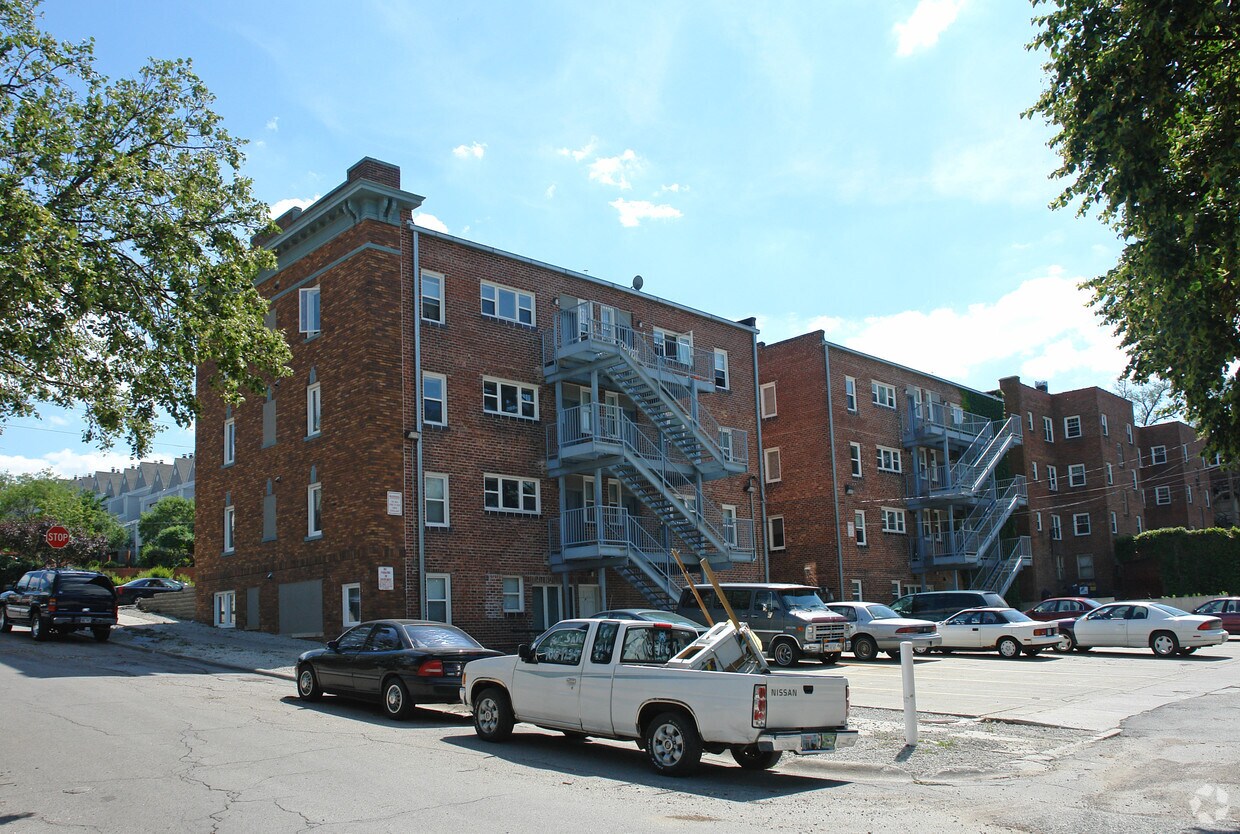 Building Photo - 3702 Dodge St