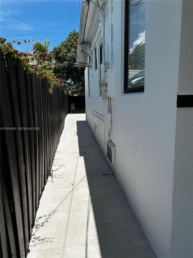 Foto del edificio - 801 NW 35th Ave