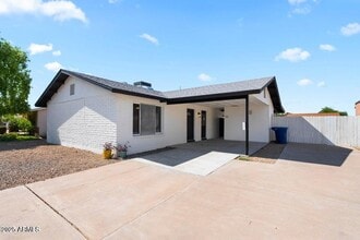 Building Photo - 414 W Santa Cruz Dr Building Photo - 414 W Santa Cruz Dr