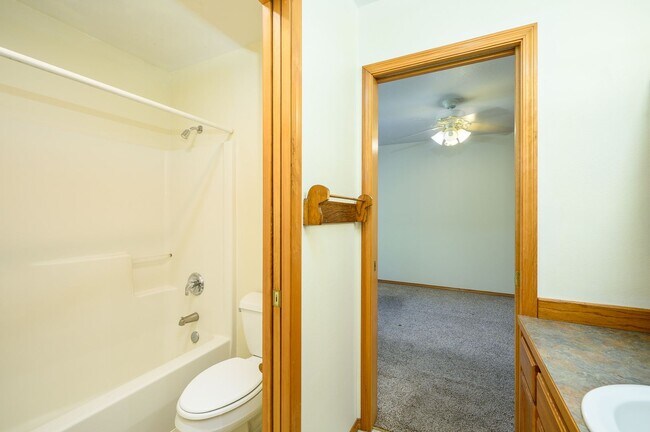 Building Photo - EDD1411