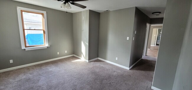 Foto del edificio - 2121 East B Street