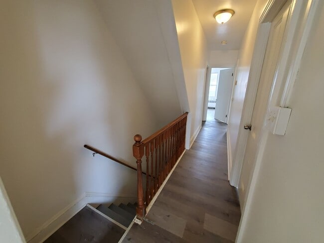 Building Photo - Milton -840