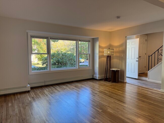 Sala de estar - 2 Walnut St