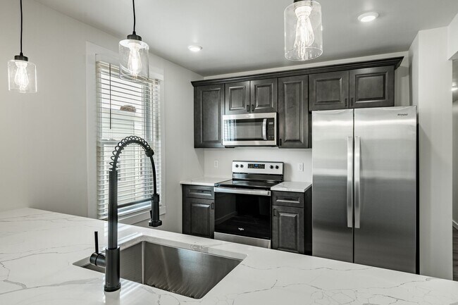 Foto del edificio - 324-326-326 Darby Rd